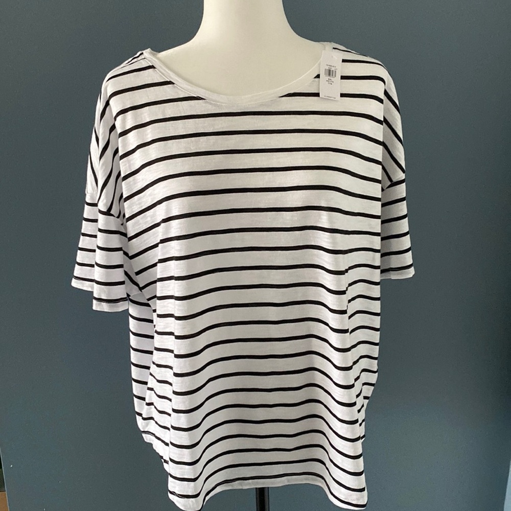 NWT - Old Navy T-shirt